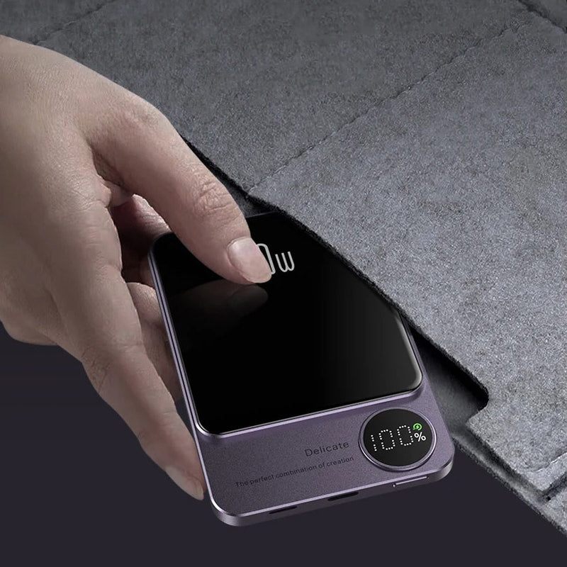 Ultra Slim Magnetic Powerbank - iPhone Samsung and Android Compatible