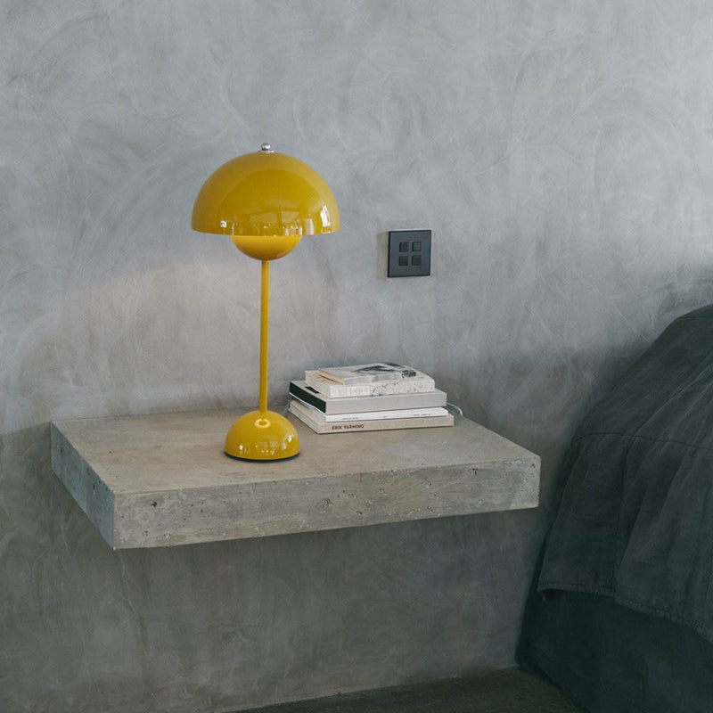 Wireless Bedside Lamp – Modern Ambient Lighting for Home & Bedroom